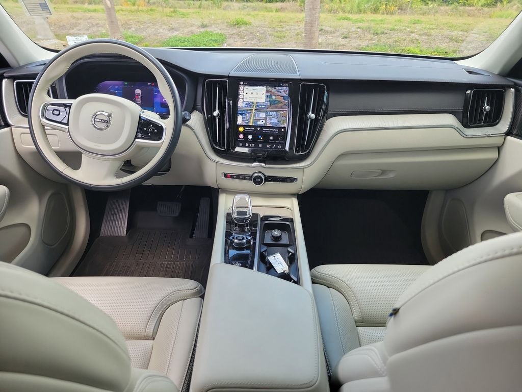 2023 Volvo XC60 Ultimate Bright Theme