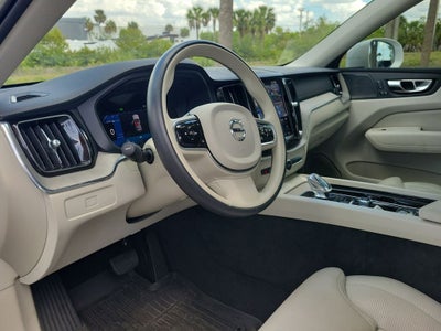 2023 Volvo XC60 Ultimate Bright Theme