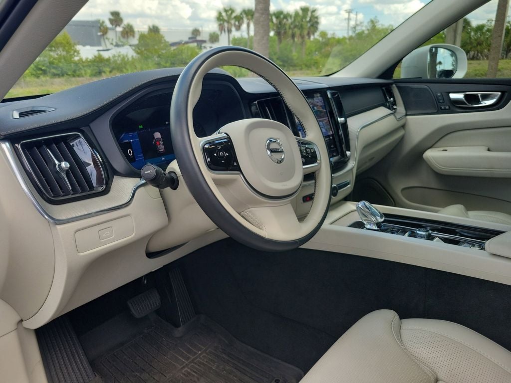 2023 Volvo XC60 Ultimate Bright Theme