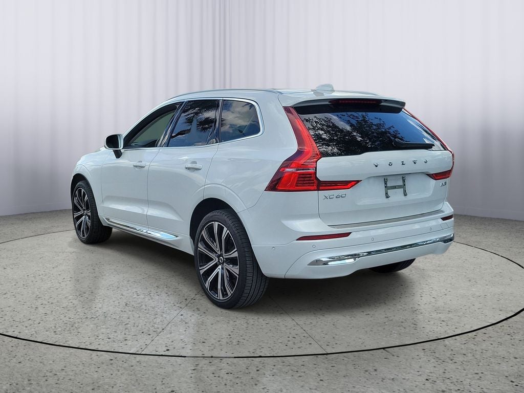 2023 Volvo XC60 Ultimate Bright Theme