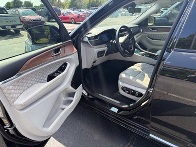 2022 Jeep Grand Cherokee Summit