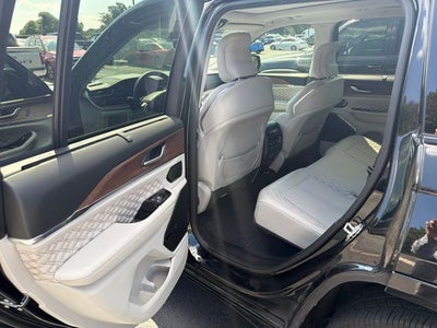 2022 Jeep Grand Cherokee Summit