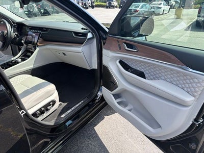 2022 Jeep Grand Cherokee Summit