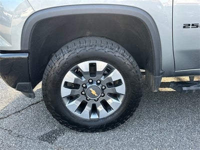 2024 Chevrolet Silverado 2500HD Custom