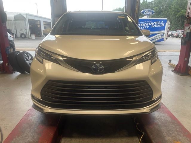 2021 Toyota Sienna Limited 7 Passenger