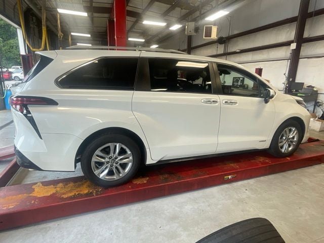 2021 Toyota Sienna Limited 7 Passenger