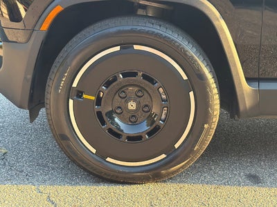 2025 Rivian R1T Adventure Dual Motor Standard Pack