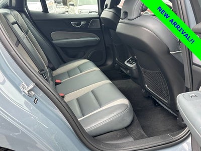 2022 Volvo S60 B5 R-Design