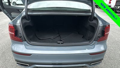 2022 Volvo S60 B5 R-Design