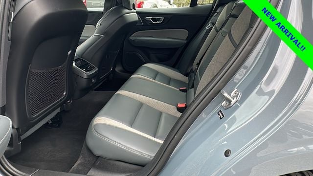 2022 Volvo S60 B5 R-Design