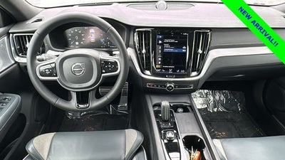 2022 Volvo S60 B5 R-Design