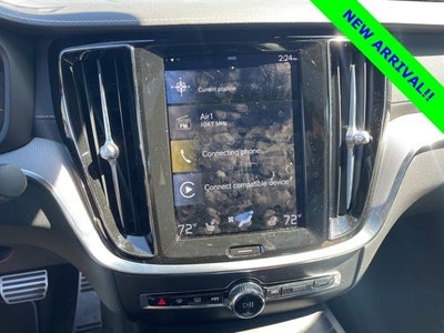 2022 Volvo S60 B5 R-Design