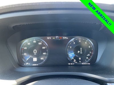 2022 Volvo S60 B5 R-Design