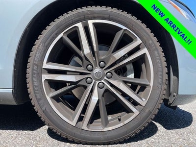 2022 Volvo S60 B5 R-Design
