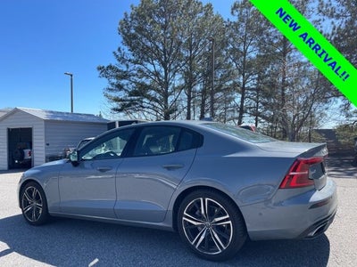 2022 Volvo S60 B5 R-Design