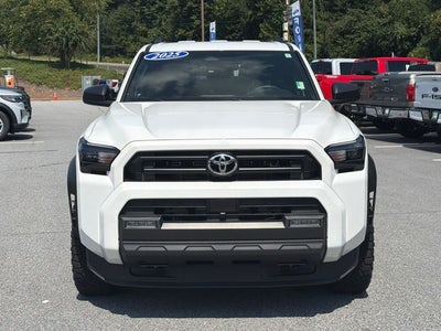 2025 Toyota 4Runner SR5 W / LEATHER