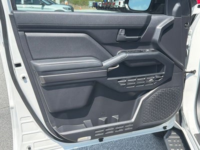 2025 Toyota 4Runner SR5 W / LEATHER