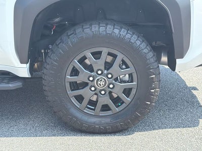 2025 Toyota 4Runner SR5 W / LEATHER