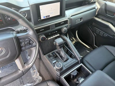 2025 Toyota 4Runner SR5 W / LEATHER
