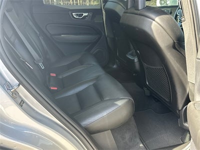 2019 Volvo XC60 T5 Momentum
