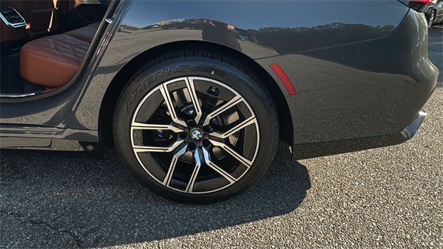 2023 BMW 7 Series 760i xDrive
