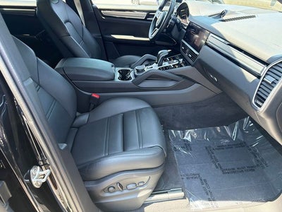 2022 Porsche Cayenne E-Hybrid Coupe Platinum Edition