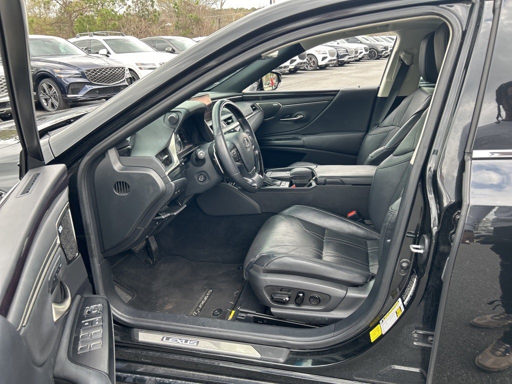 2021 Lexus ES 300h Ultra Luxury