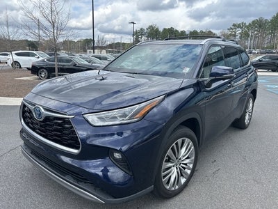 2023 Toyota Highlander Hybrid Platinum