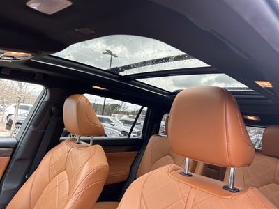 2023 Toyota Highlander Hybrid Platinum