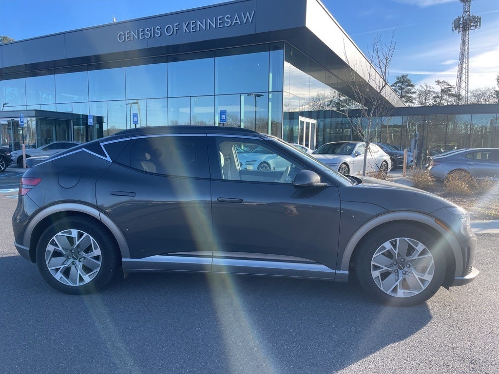 2024 Genesis GV60 Standard