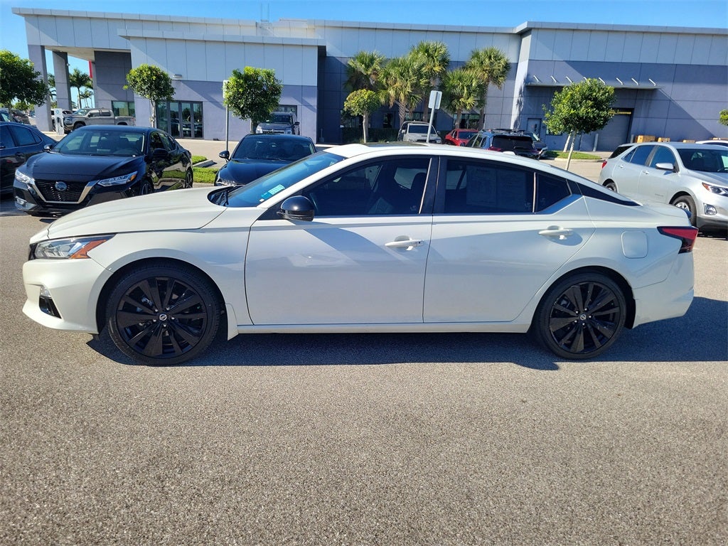 2022 Nissan Altima 2.5 SR