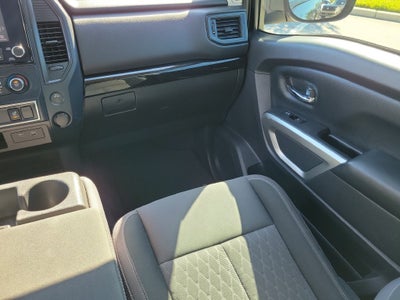 2023 Nissan Titan SV