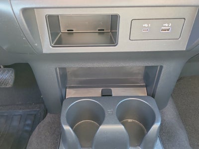 2023 Nissan Titan SV
