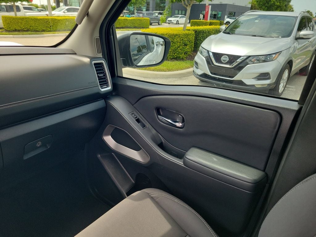 2022 Nissan Frontier SV
