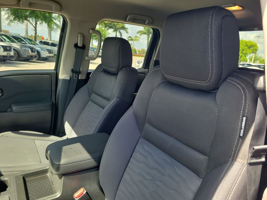 2024 Nissan Frontier SV