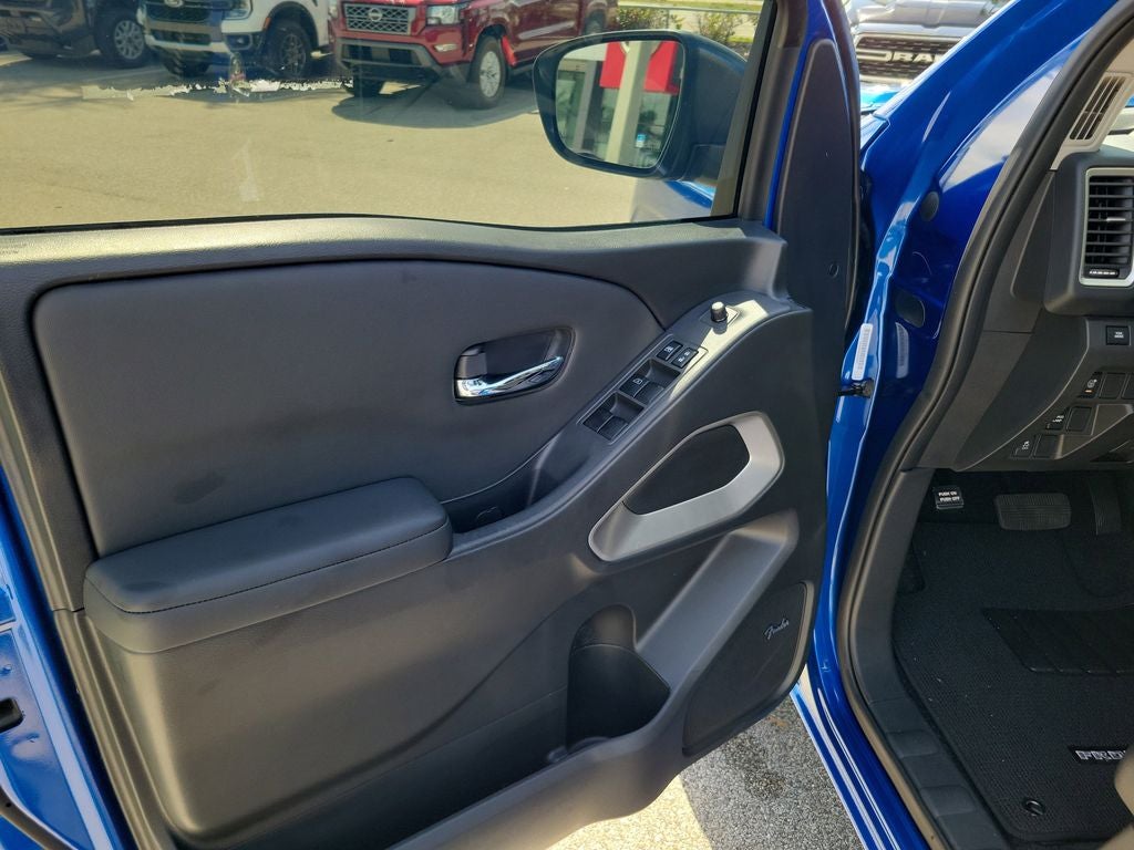 2024 Nissan Frontier SV