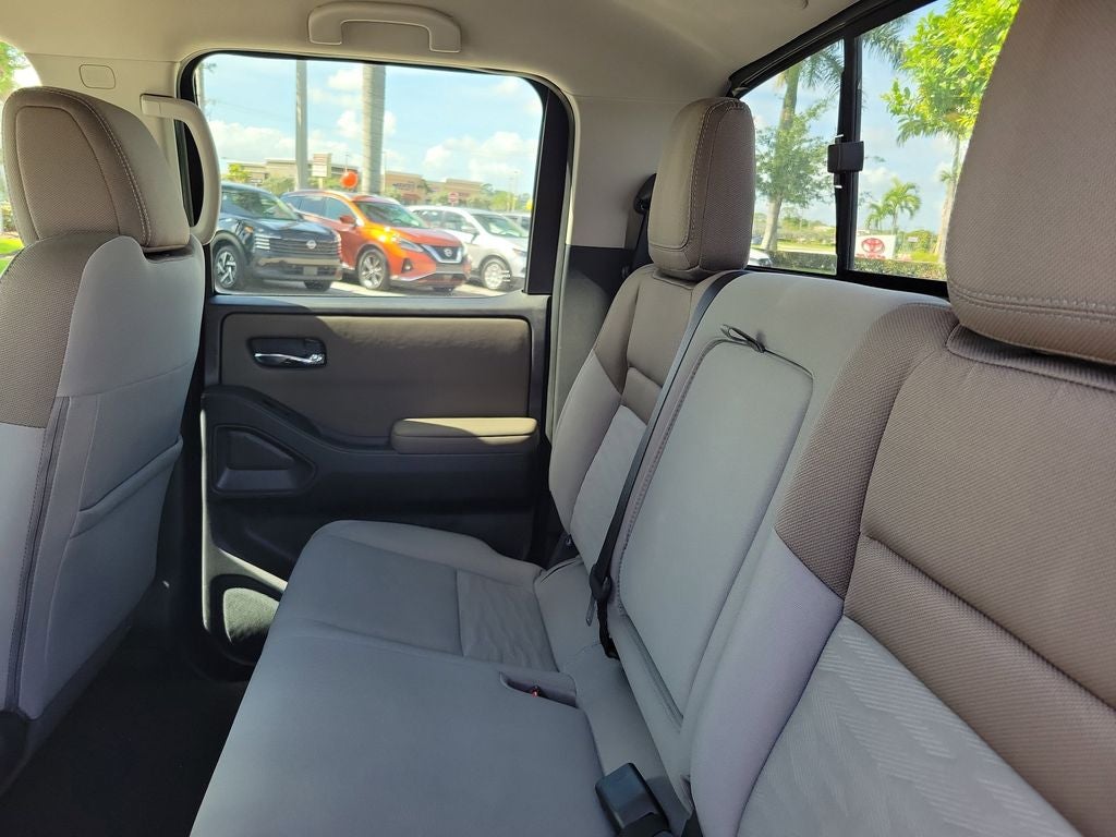 2022 Nissan Frontier SV