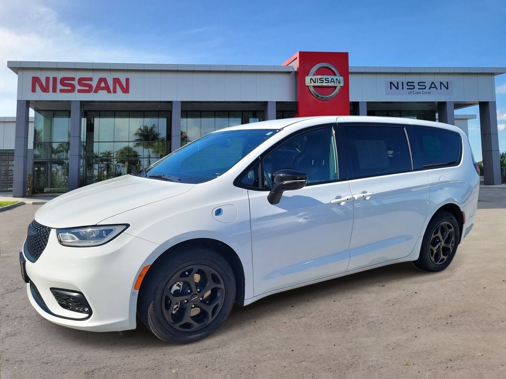 2024 Chrysler Pacifica Hybrid Select