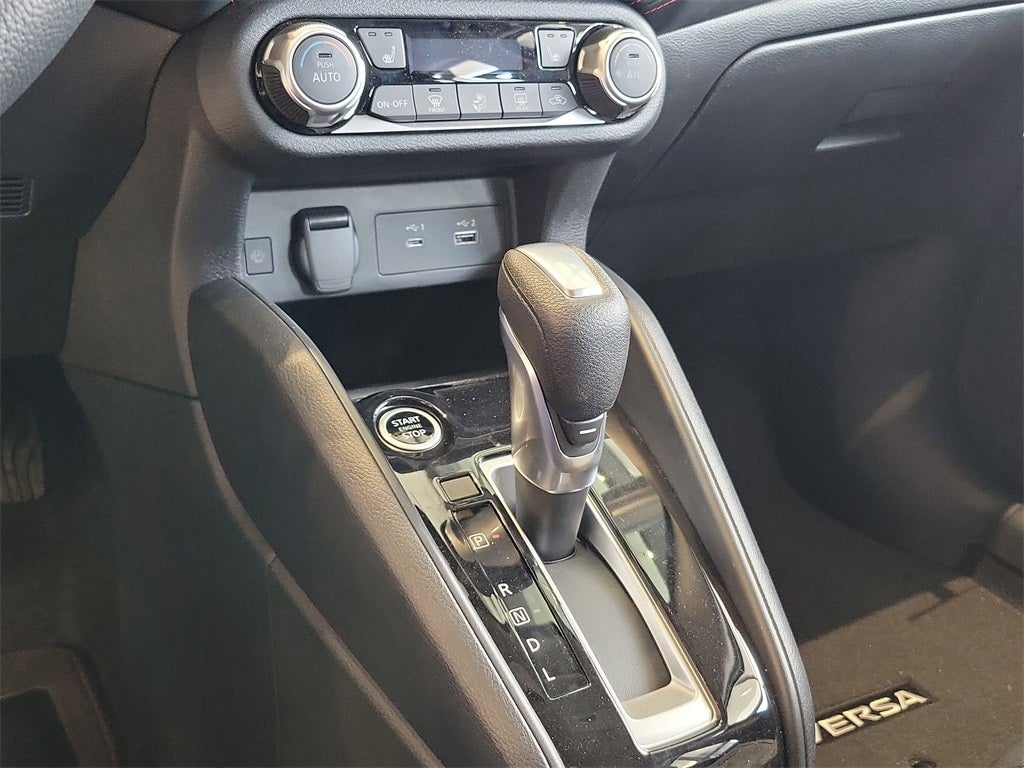 2025 Nissan Versa 1.6 SR