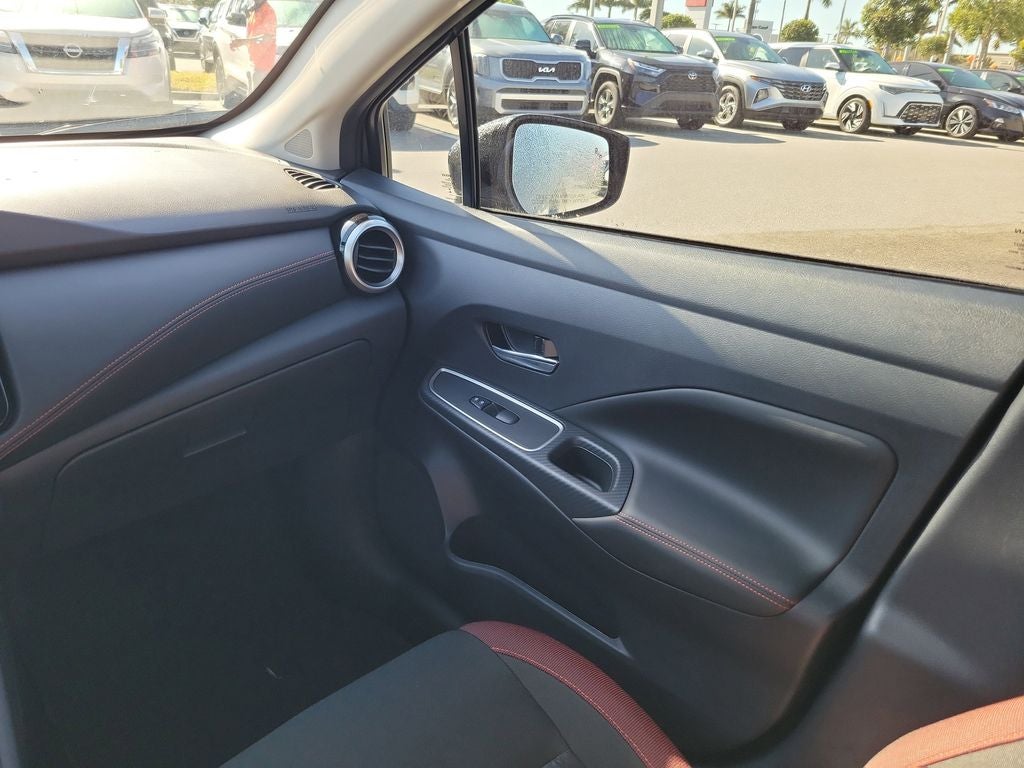 2025 Nissan Versa 1.6 SR