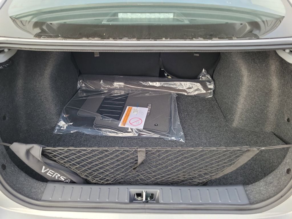 2025 Nissan Versa 1.6 SR