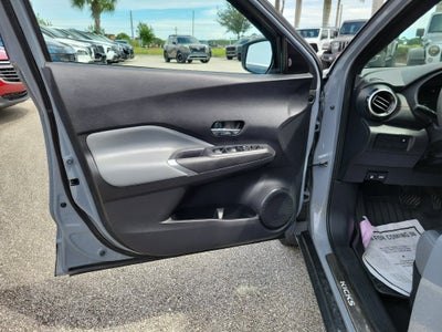 2021 Nissan Kicks SR