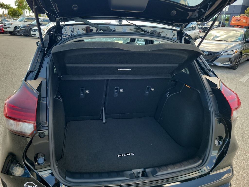 2024 Nissan Kicks SR