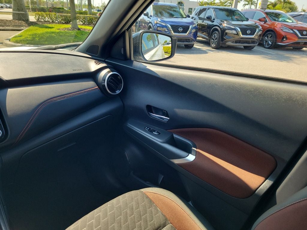 2024 Nissan Kicks SR