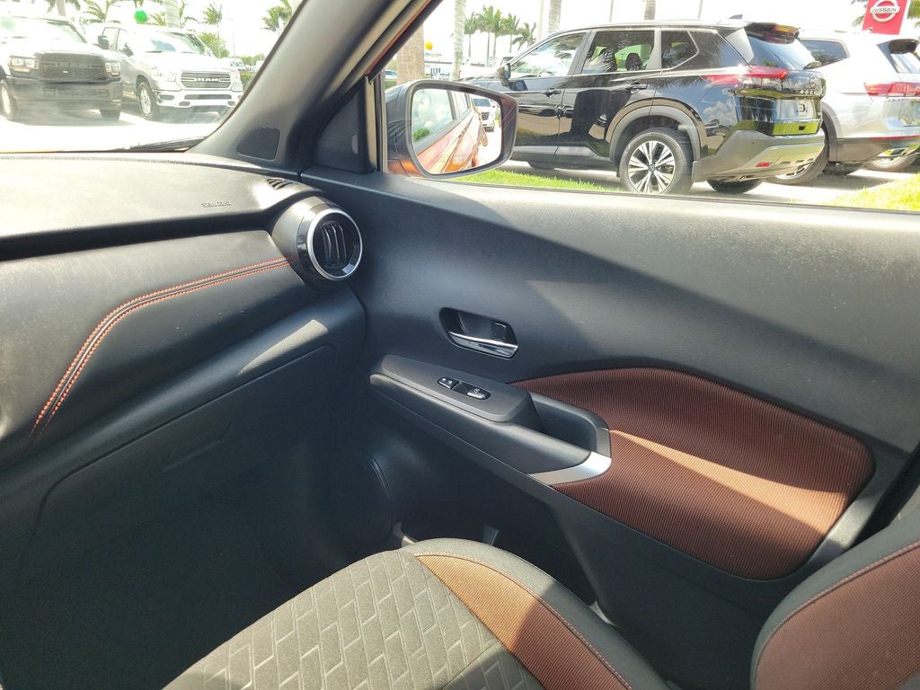 2023 Nissan Kicks SR