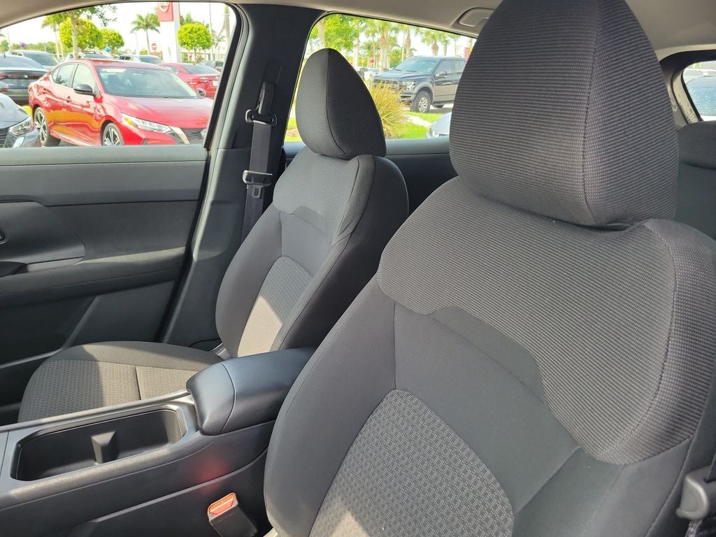 2025 Nissan Kicks S