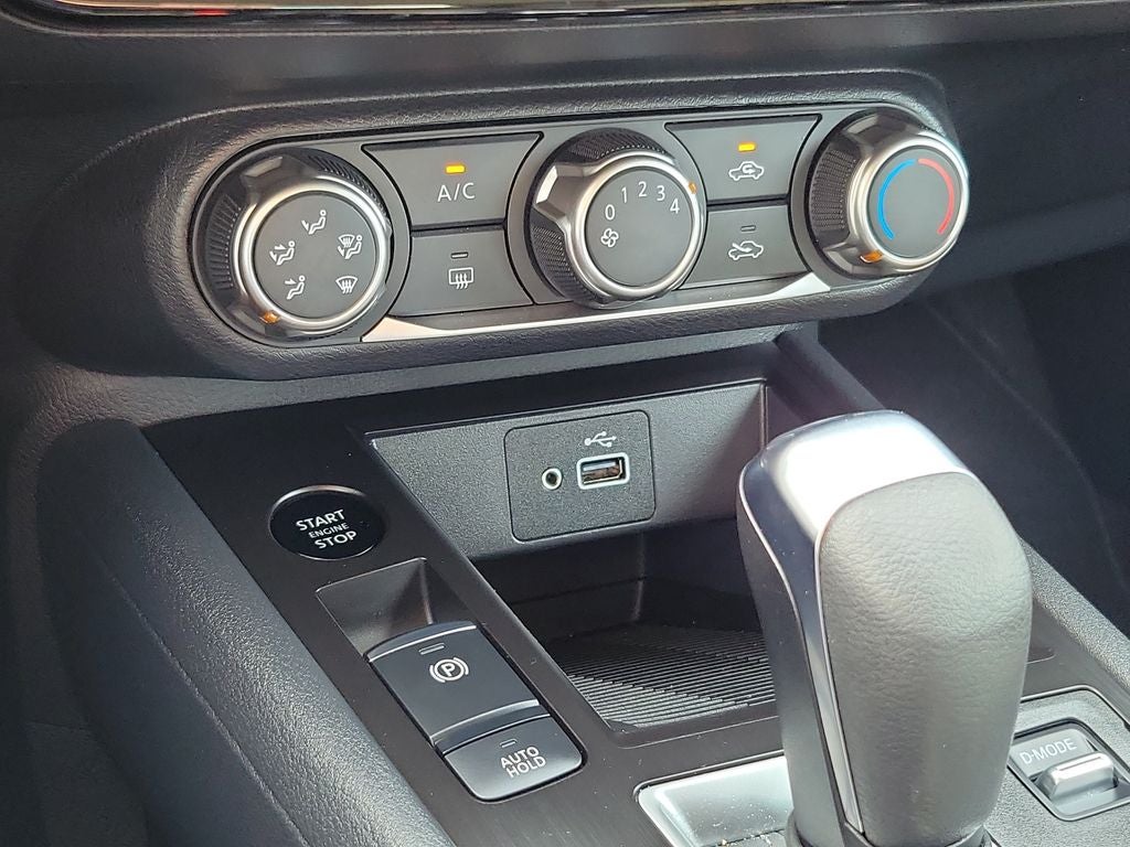 2025 Nissan Kicks S