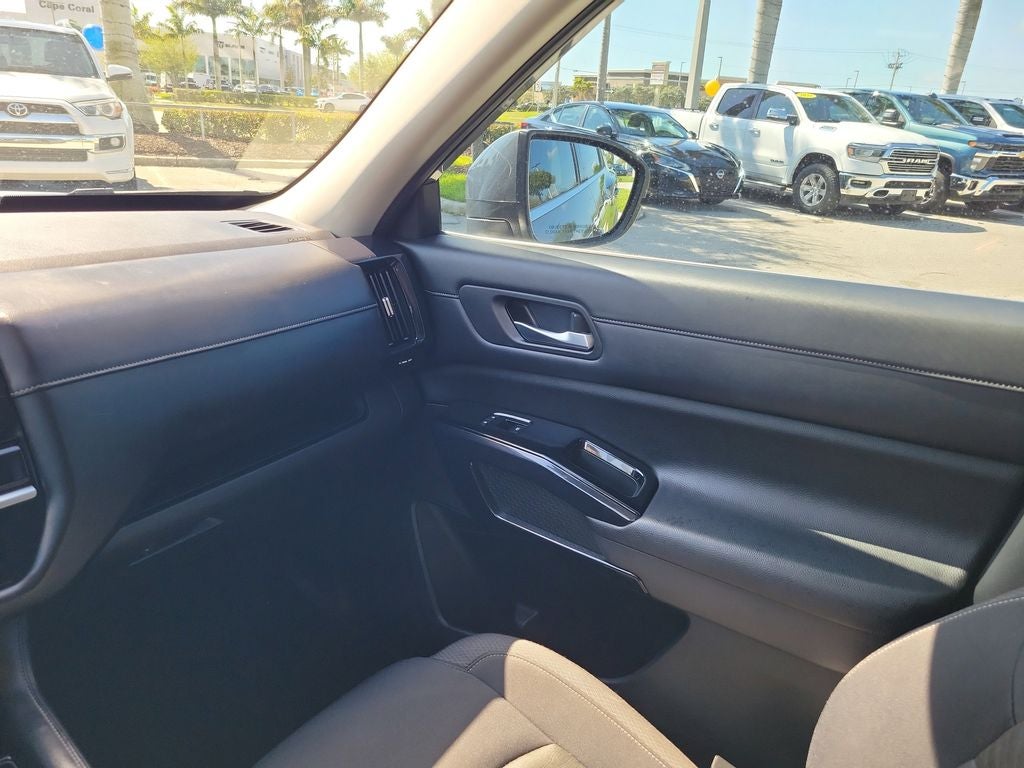 2022 Nissan Pathfinder S