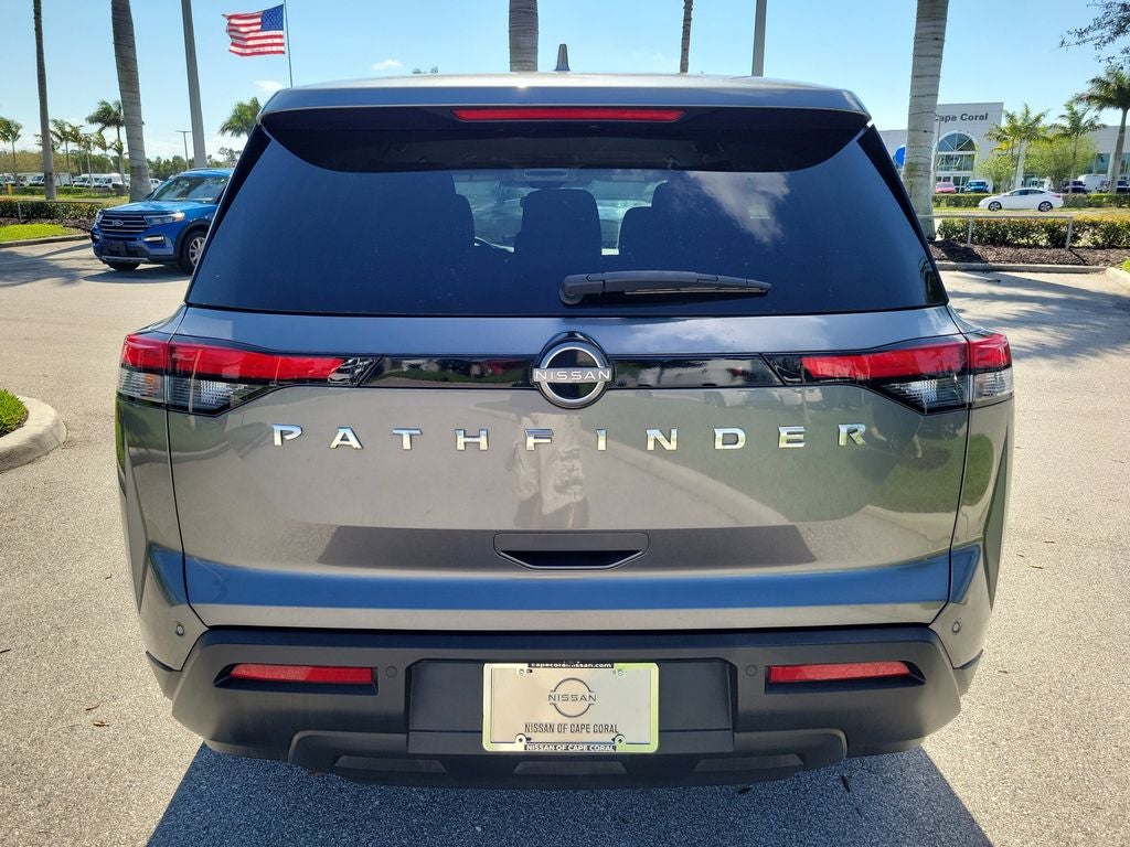 2022 Nissan Pathfinder S
