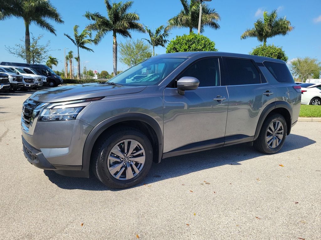 2022 Nissan Pathfinder S